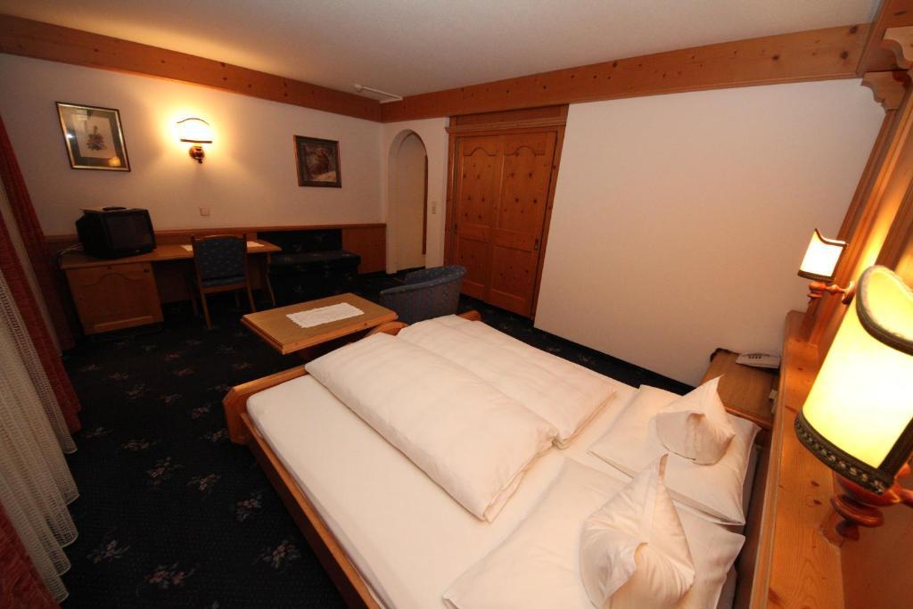 Hotel Almhof Neustift im Stubaital Szoba fotó